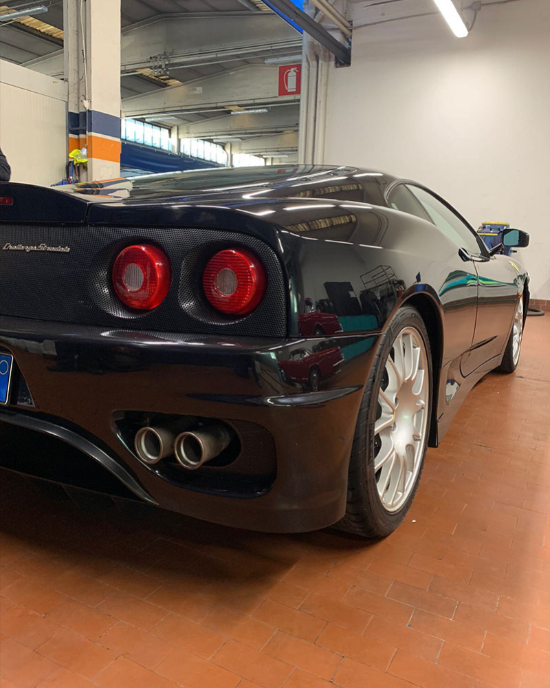 Lucidatura colore pastello auto Ferrari 360 Modena