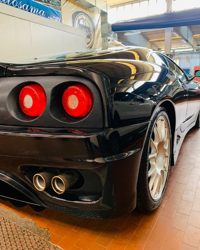 Ferrari 360 Modena pastello lucidata a specchio con trattamento protettivo Splendid Car.